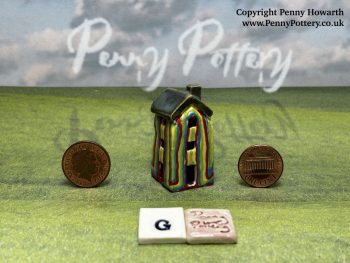 Miniature Ceramic VIP Houses. Exclusive Design Cariations of Artist Penny Howarth's Classic Mini Collectables. - Image 8