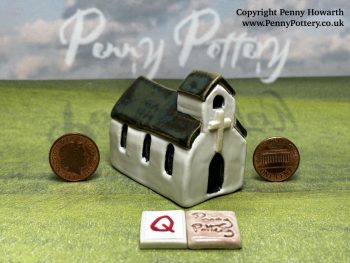 Miniature Ceramic VIP Houses. Exclusive Design Cariations of Artist Penny Howarth's Classic Mini Collectables. - Image 18